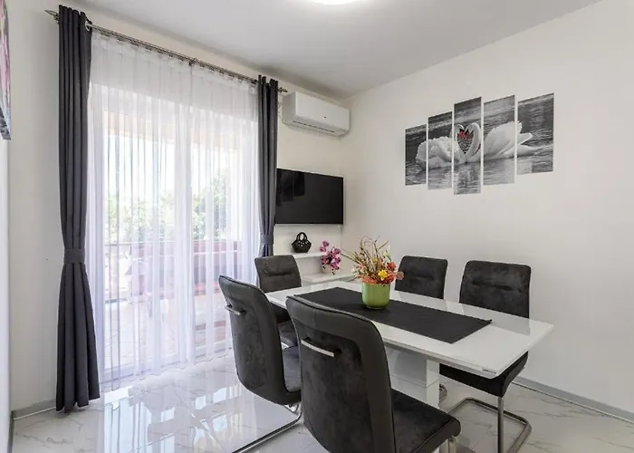 Apartmán Naomi *